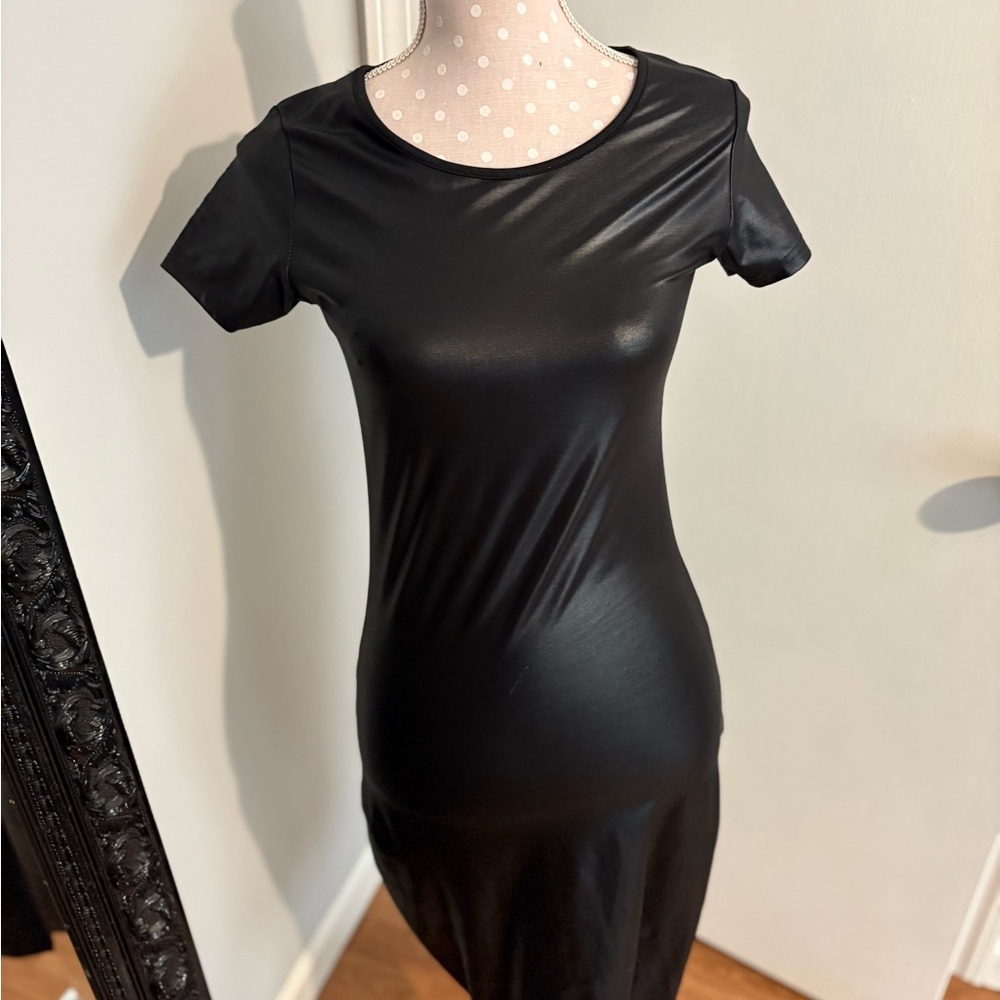 Elegant Black Midi Dress